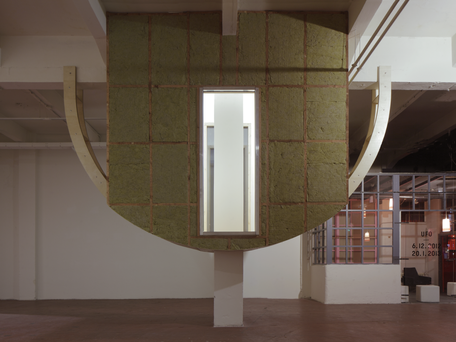 Interiér II. (sloup), 2012